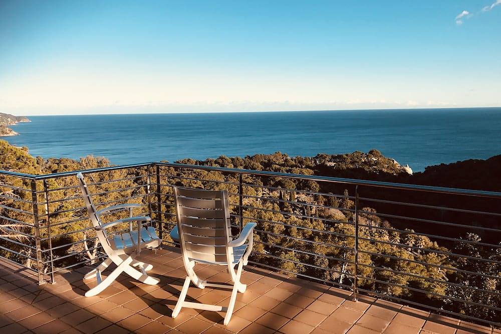 Villa in St. Christina Blanes / Lloret de Mar mit Panoramablick Meerblick und Jacuzzi in Blanes, Costa Brava