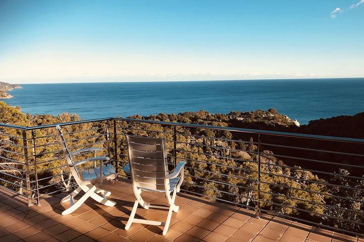 Villa für 12 Personen, mit Whirlpool und Garten sowie Balkon an der Costa Brava