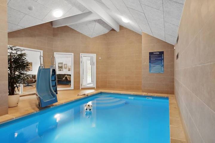 Ferienhaus für 20 Personen, mit Garten und Terrasse sowie Sauna - 1
