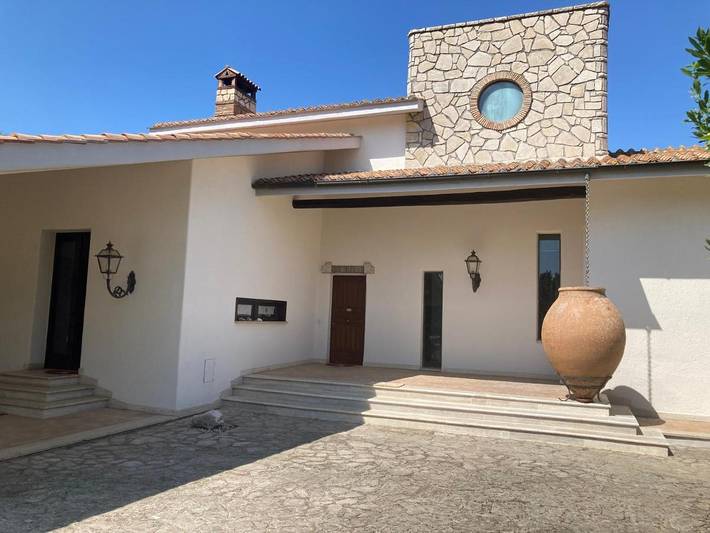 Villa per 10 persone, con sauna e terrazza nonché piscina e panorama, con animali domestici in Viterbo