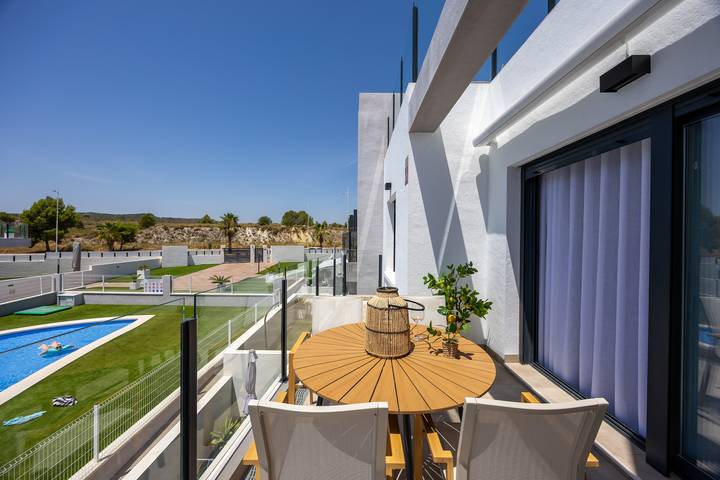 Entire apartment, Holiday apartment for 4 people with balcony in San Miguel de Salinas, Costa Blanca