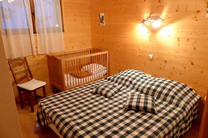 Beau chalet 10 pers. à 20m des pistes, parking privé in Le Grand-Bornand, Région d'Annecy