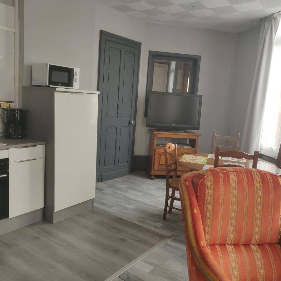 Appartement entier, Two-Bedroom Apartment in Fourmies, Avesnes-sur-Helpe