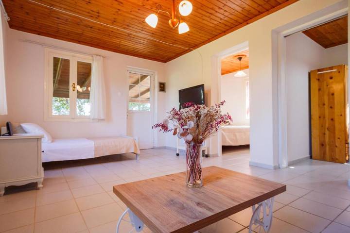 Location de vacances pour 4 personnes, avec jardin dans Laganas - 2