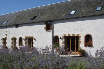 Gîte pour 8 personnes, avec jardin à Cussay