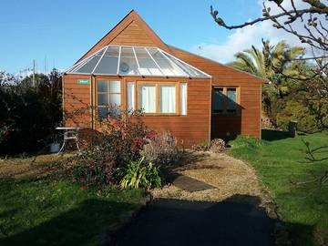 Maison de campagne pour 3 personnes, avec terrasse et jardin, animaux acceptés à Ploubazlanec