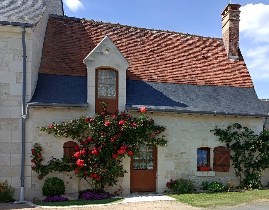 Gîte "Roses de Loire", situé au ♥️ des châteaux 🏰 in Bréhémont, Vallée de la Loire