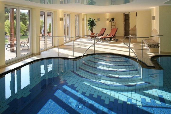 Hotel für 2 Personen, mit Balkon und Terrasse sowie Garten und Pool in Bad Arolsen
