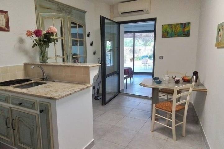 Apartamento entero, Gite D'Emma En Provence 2 People And 1 Child in Camaret-sur-Aigues, Vaucluse