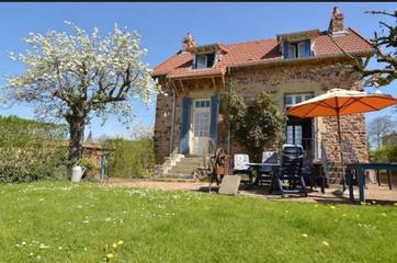 Gîte pour 8 personnes, avec terrasse à Saint-Honoré-les-Bains