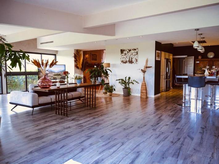 Location de vacances pour 8 personnes, avec jardin ainsi que vue et piscine, animaux acceptés à Salvagnac - 4
