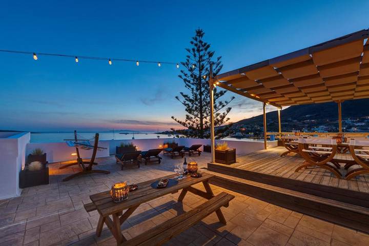 Hôtel pour 2 personnes, avec Balcon ainsi que Terrasse et Vue dans Finikas