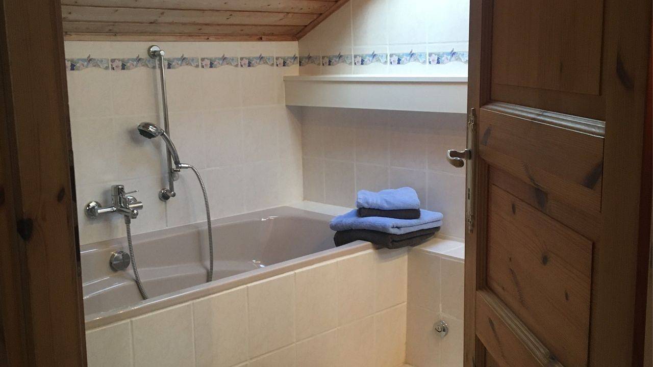 Ganze Ferienwohnung, Ferienwohnung für 2 Personen (48 m²) in Chieming in Chieming, Chiemsee