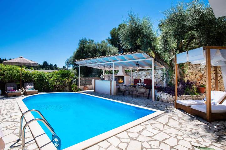 Διαμερίσματα διακοπών για 8 άτομα, με κήπο στην Κατούνα