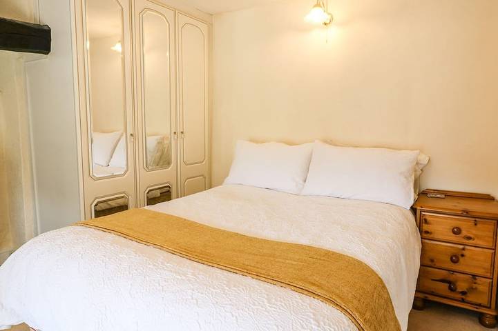 Arch Cottage, family friendly, character holiday cottage in Lincoln in Lincoln, Lincolnshire