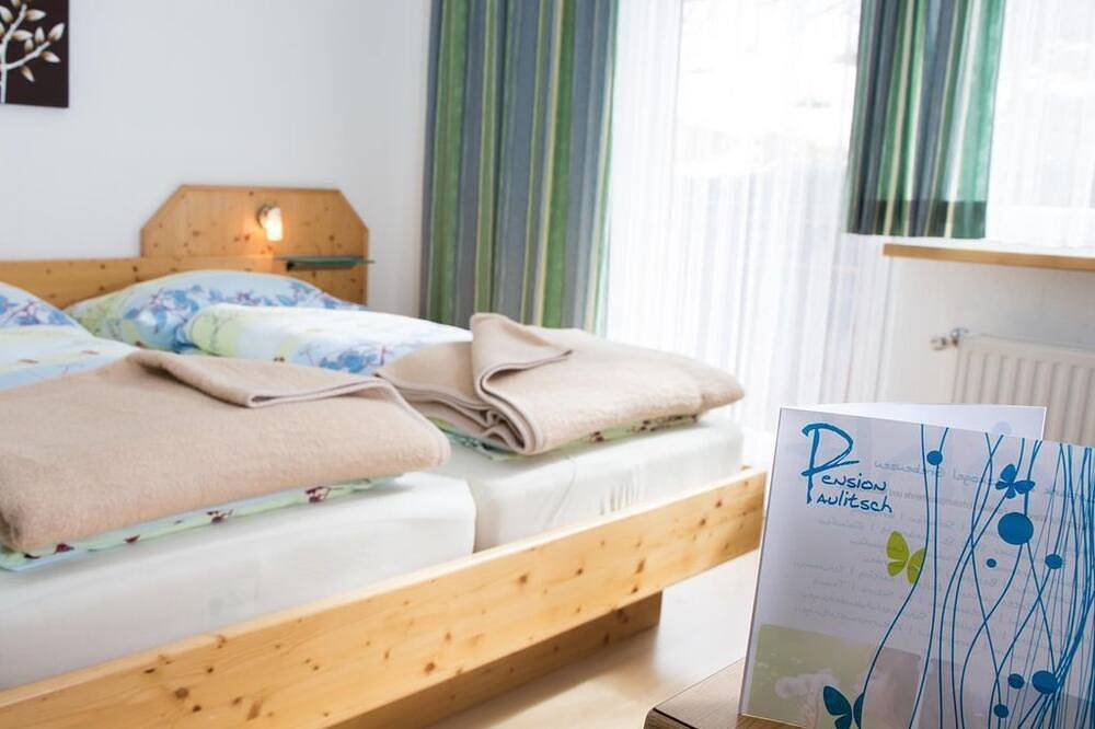 Doppelzimmer mit Dusche, Wc - Pension Paulitsch in St. Lambrecht, Murau (Kreischberg)