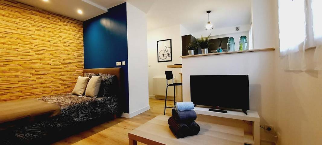 Gîte pour 3 personnes, avec jardin et vue dans Office De Tourisme Challes Les Eaux - 3