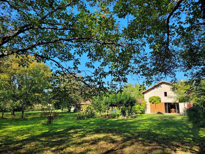 Gîte pour 12 personnes, avec terrasse et jardin, animaux acceptés - 1