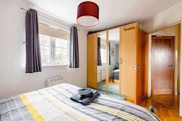 Apartment for 4 People in Cardiff Bay, Cardiff, Photo 2