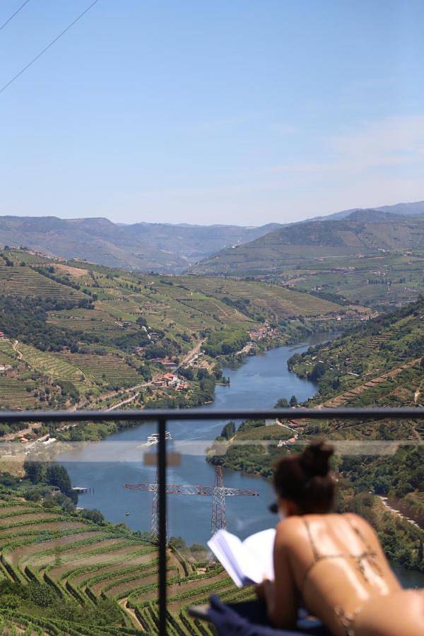 Location de vacances pour 2 personnes, avec jardin et vue ainsi que vue sur le lac et piscine dans Mesão Frio - 2