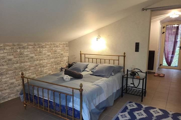 Location de vacances pour 2 personnes, avec terrasse, animaux acceptés à Puget-Théniers - 2