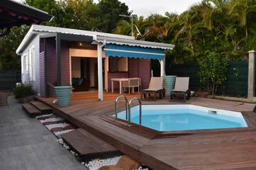Gîte pour 2 personnes, avec vue et piscine à Grand-Bourg