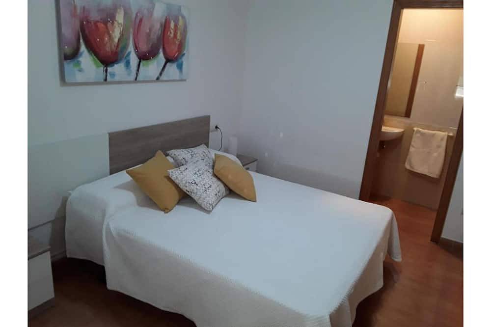 Casa A Coruxa - Upper Floor Ground Floor in Poio, Rías Baixas