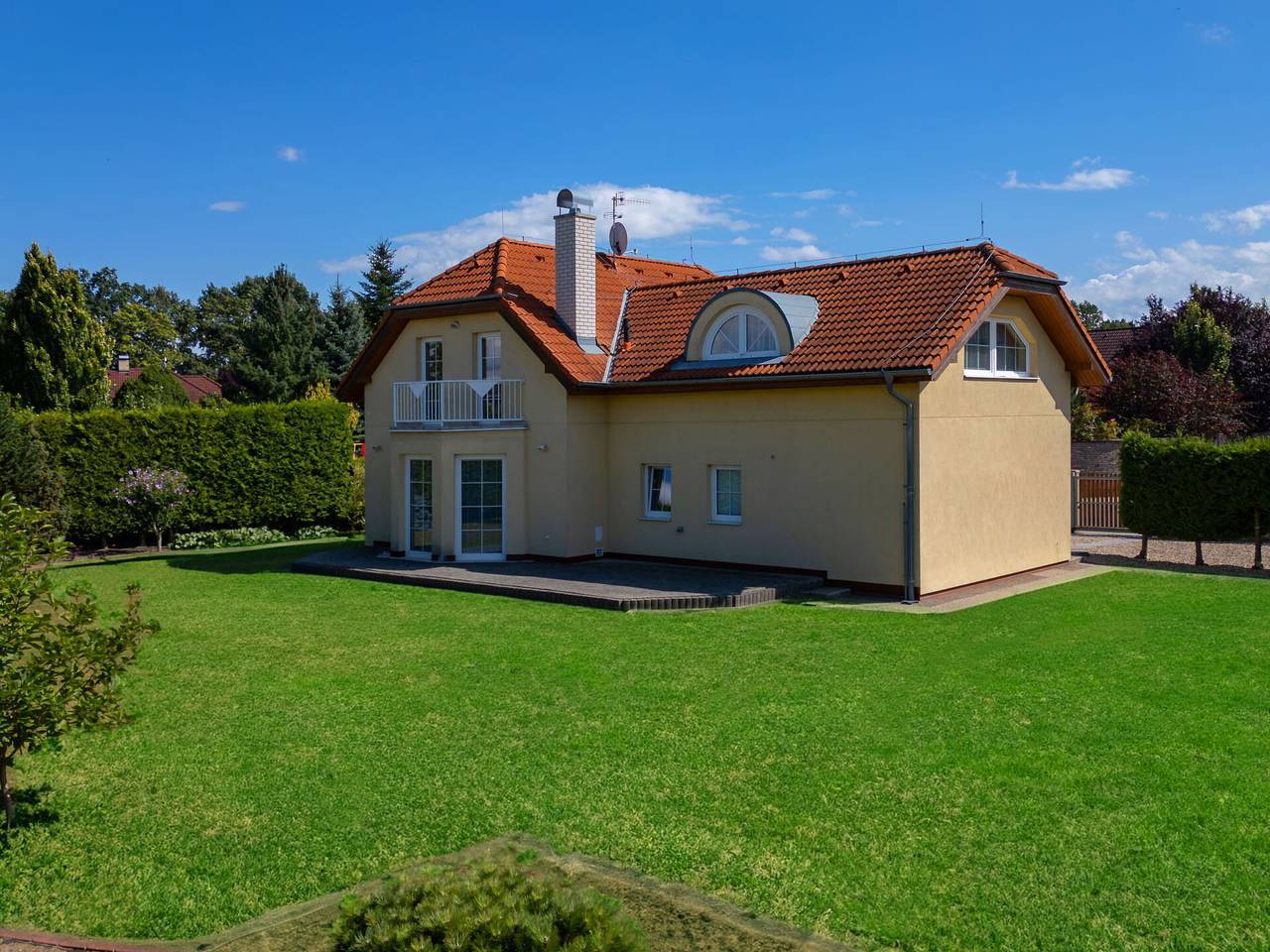 Garden & Terrace Villa - Garden & Terrace Villa 121.1 in Prague, Central Bohemia