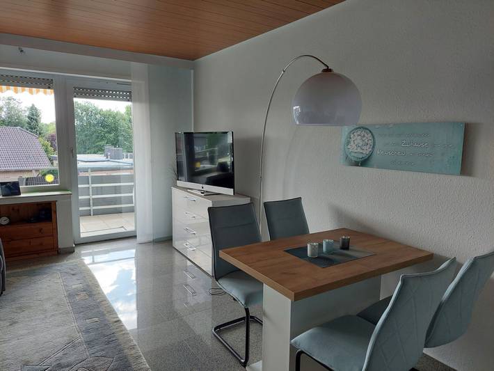 Geheel appartement, Appartement 'Sander' met balkon, gedeeld binnenzwembad en Wi-Fi in Stockum, Möhnesee