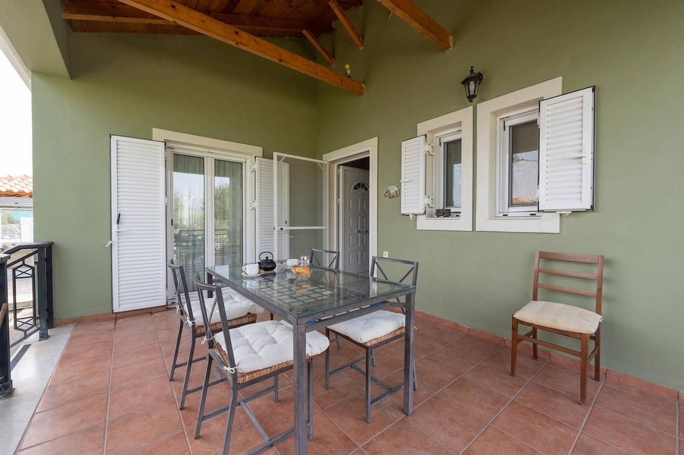 Ελιά/Olive near to sea with heating pool in Mani Peninsula