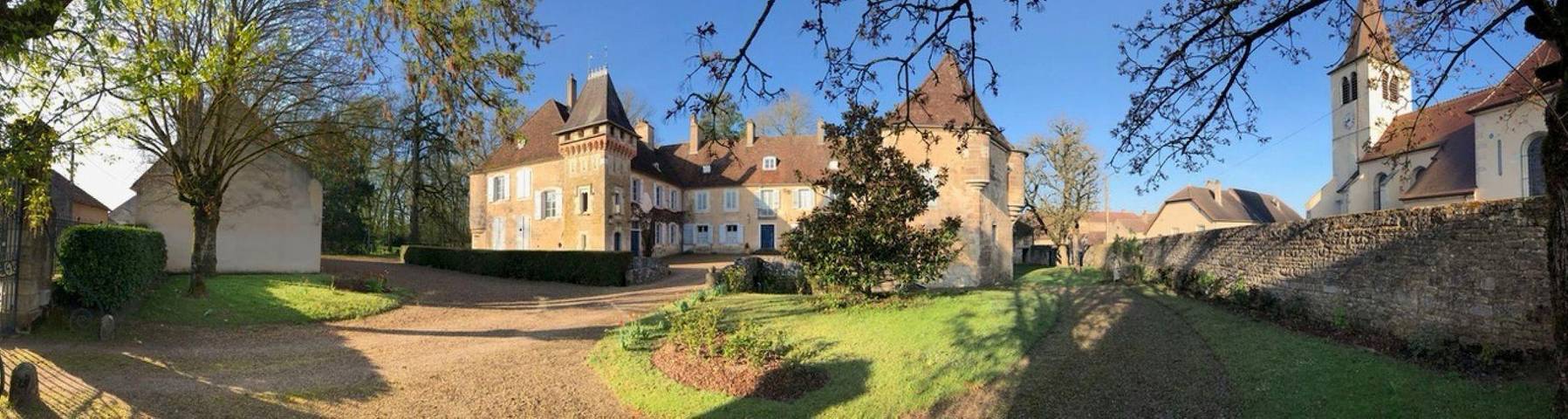 Gîte pour 3 personnes, avec Terrasse ainsi que Jardin et Vue dans Bard-lès-Pesmes