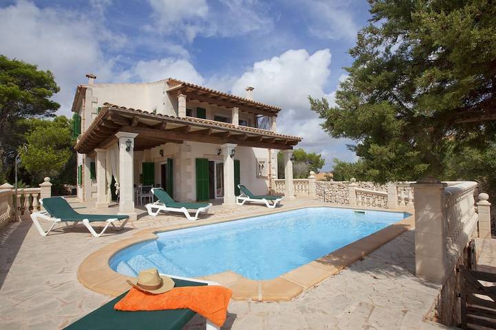 Finca für 6 Personen, mit Balkon und Garten in Cala Mondrago