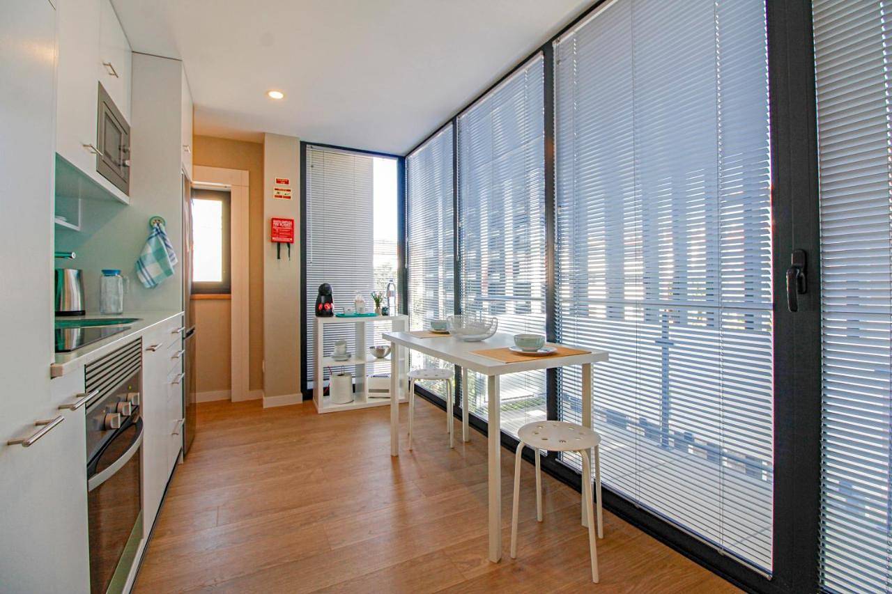 Apartamento inteiro, Casa São Vicente - Apartment Near City Centre with Private Parking in Meadela, Viana do Castelo