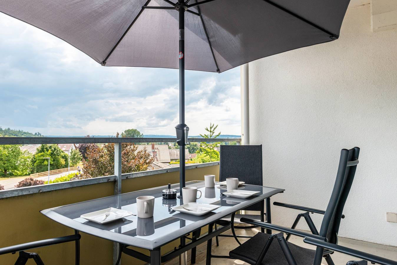 Ganze Wohnung, Apartment 'Mainaublick - Luxus, Pool und Sauna' mit Balkon und Wlan in Oberuhldingen, Uhldingen-Mühlhofen