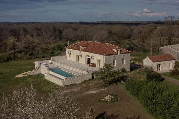 Location de vacances pour 2 personnes, avec piscine et jardin à Mauroux - 4