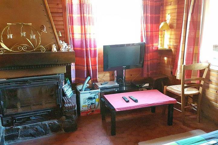 Chalet pour 6 personnes, avec balcon et jardin, animaux acceptés à Chambon-sur-Lac - 2