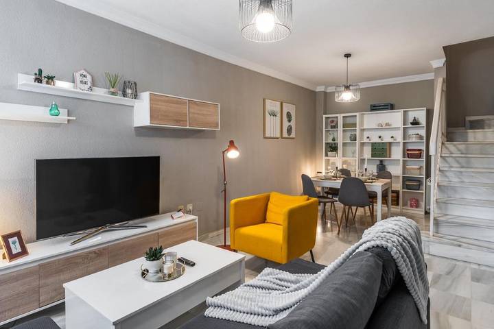 Appartement de vacances pour 4 personnes, avec vue ainsi que jardin et piscine - 1