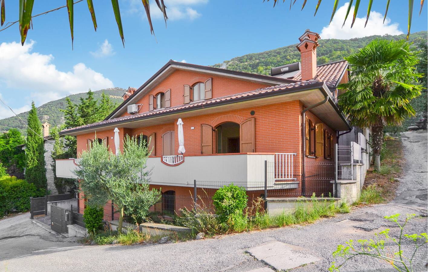 Appartamento intero, Accogliente appartamento in città con TV, cucina, Internet e parcheggio in Gubbio, Umbria
