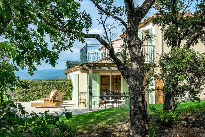 Gîte pour 8 personnes, avec piscine