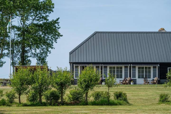 Pension voor 2 personen, with Terras and Tuin as well as Uitzicht in Nederlandse waddeneilanden