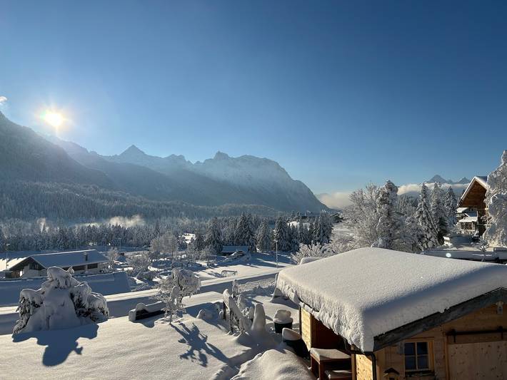 Ganze Wohnung, Apartment „Einklang“ mit Bergblick, Balkon und Wlan in Krün, Bayerische Alpen