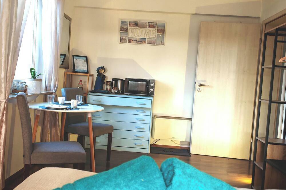 Ganze Wohnung, Gemütliches Zimmer mit eigenem Bad und Blick ins Grüne in Hochdorf-Assenheim, Pfälzer Rheinebene