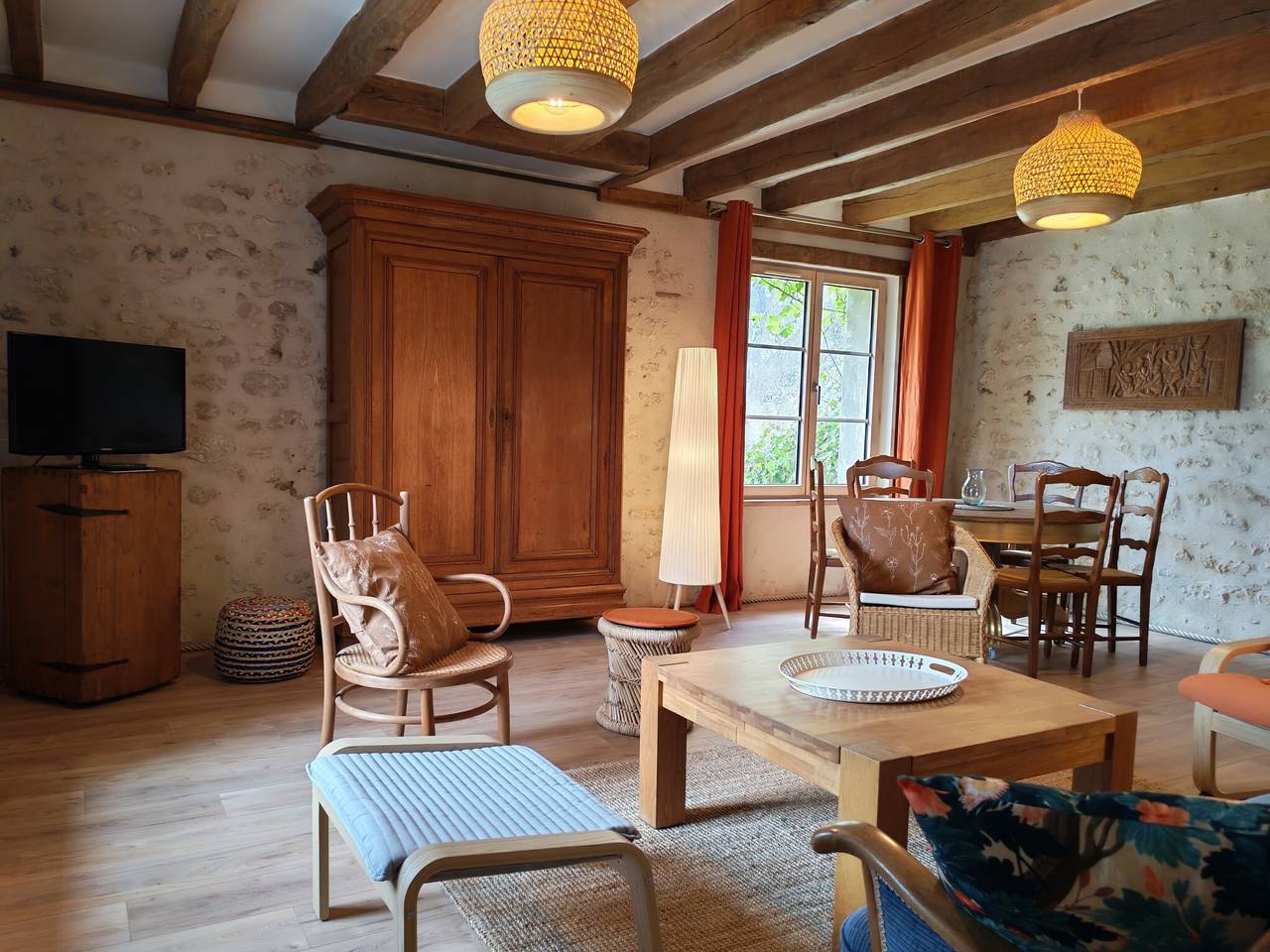 Cottage « Ishi To Ki » avec piscine partagée, terrasse privée et Wi-Fi in Chédigny, Vallée de la Loire