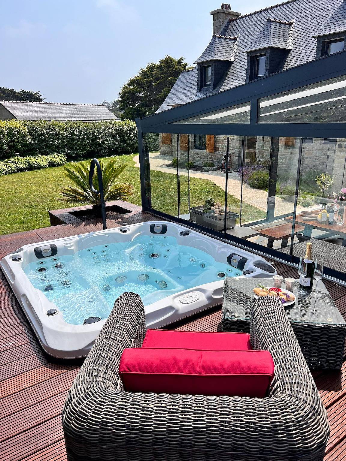 Luxuriöse Cocooning 5 Sterne Villa direkt am Meer mit eigenem Spa Bereich Sauna und Jacuzzi in Brignogan-Plages, Brest und Umgebung