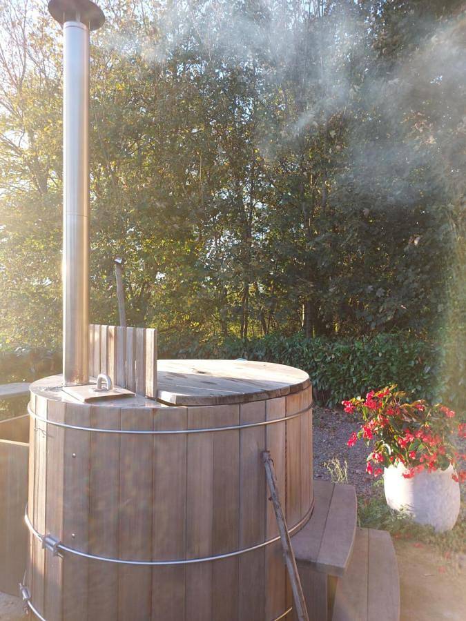 Gîte pour 4 personnes, avec piscine ainsi que jacuzzi et jardin à Sarlande - 3