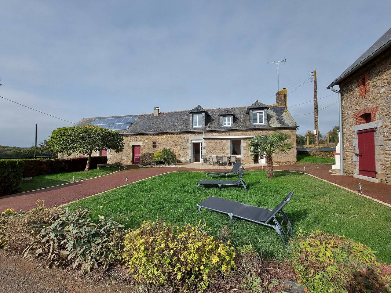 Family-Friendly Gîte with Game Room, Garden, and Nearby Activities in Juvigné in Juvigné, Mayenne