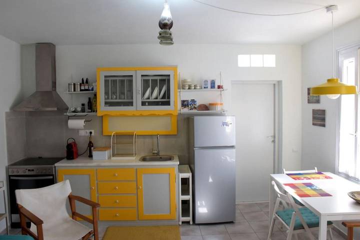 Gîte pour 4 personnes, avec terrasse, adapté aux familles dans Tinos - 2