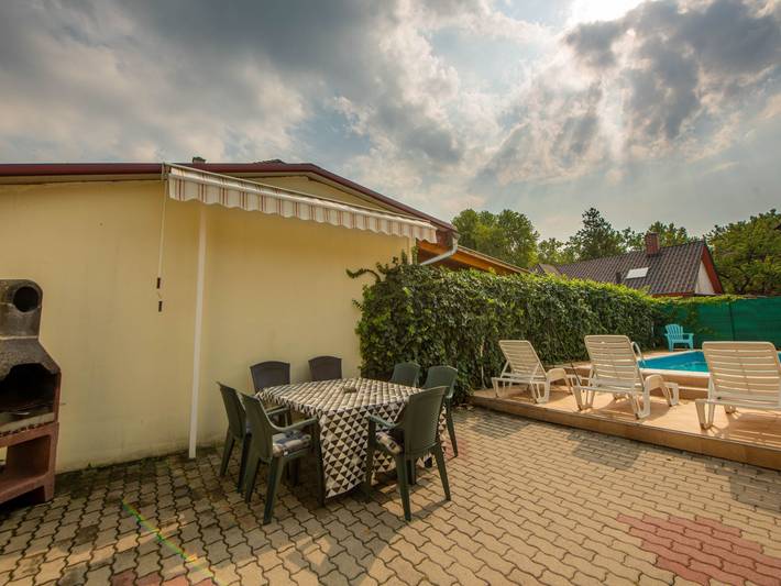 Ferienhaus für 7 Personen, mit Terrasse und Pool sowie Garten in Siofok - 3