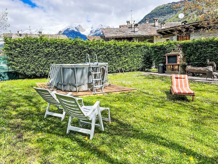 Gîte pour 4 personnes, avec jardin et balcon dans Vallée d'Aoste - 2
