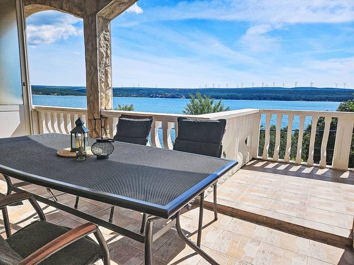 Ferienwohnung für 5 Personen, mit Terrasse und Garten in Obrovac